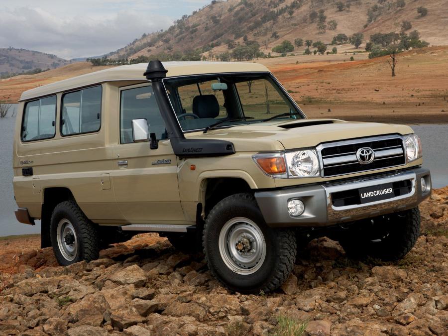  Toyota Land Cruiser 70 Troop Carrier 2007 года  (ZA) (фото 6 из 6)